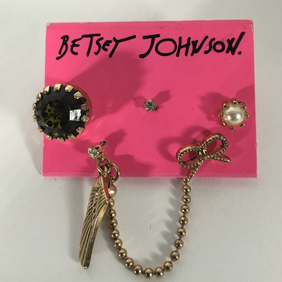 Betsey Johnson Mixmatch Earring - Picture 4 of 11
