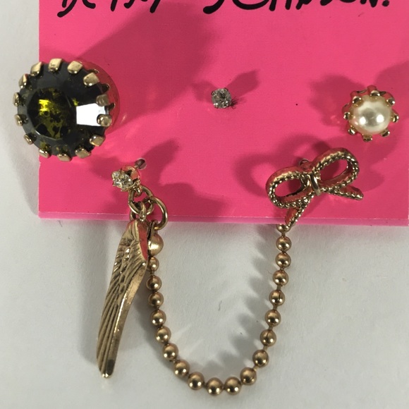 Betsey Johnson Mixmatch Earring - Picture 2 of 11