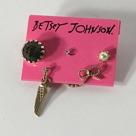 Betsey Johnson Mixmatch Earring - Picture 3 of 11