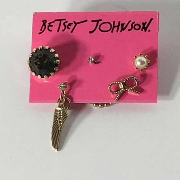 Betsey Johnson Mixmatch Earring - Picture 8 of 11