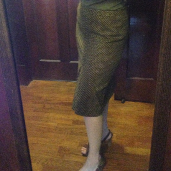 Tweed pencil skirt with kick pleats
