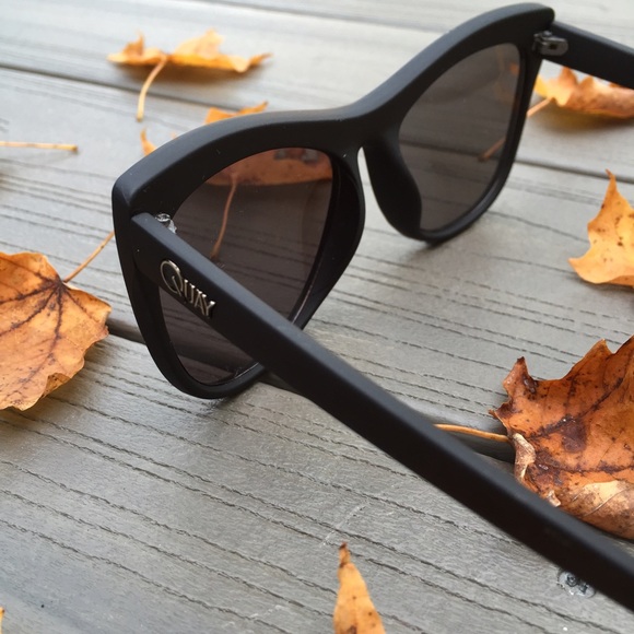 πHPπ NWT Quay Joyride Sunglasses in Black/Silver - Picture 2 of 5