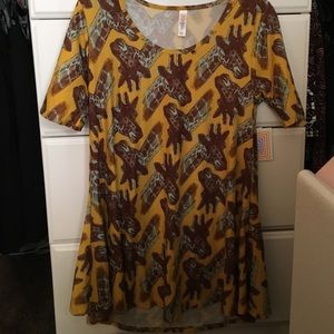 Lularoe giraffe perfect tee size XS NWT