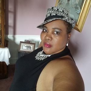 Meet your Posher, Iris