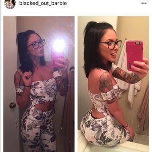 Beautiful floral jumper.