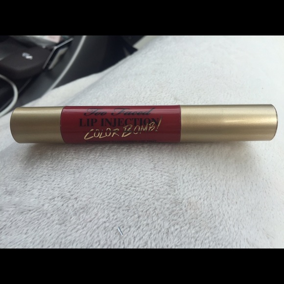 TOO FACED: lip plumper
