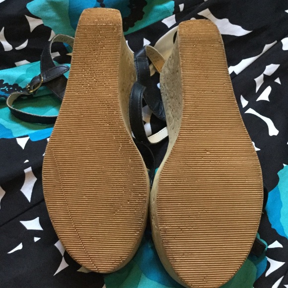 🎉Précis Wedge Sandals.🎉🌟❤️ - Picture 2 of 4