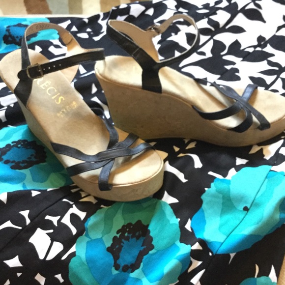 🎉Précis Wedge Sandals.🎉🌟❤️ - Picture 4 of 4