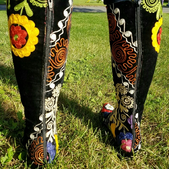 Edoche Embroidered Boots - Picture 2 of 4