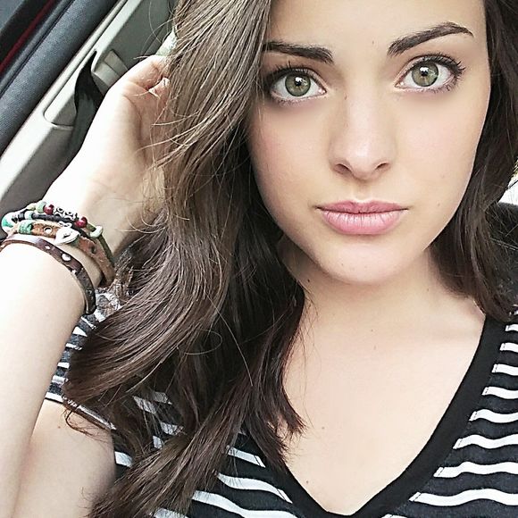 Meet your Posher, Hannah