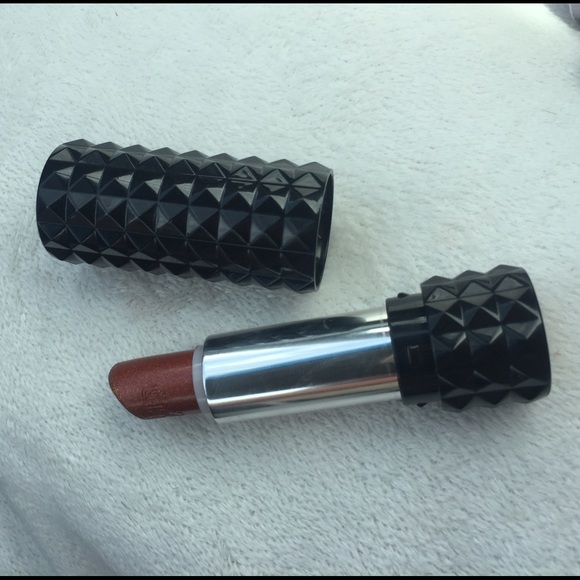 KAT VON D lipstick