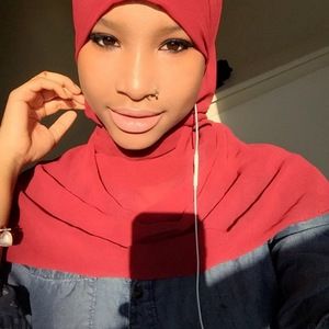 Meet your Posher, Atiya