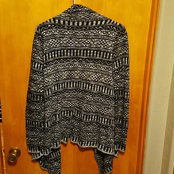 Beautiful grey&black boho cardigan! Size Small! - Picture 4 of 4