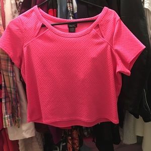 A lovely pink crop top😍