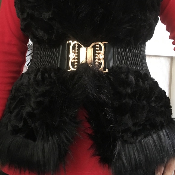 Black Belted Faux Fur Vest. - Picture 4 of 4