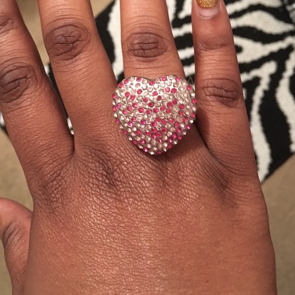 Pink studded ring💅🏾 - Picture 2 of 4
