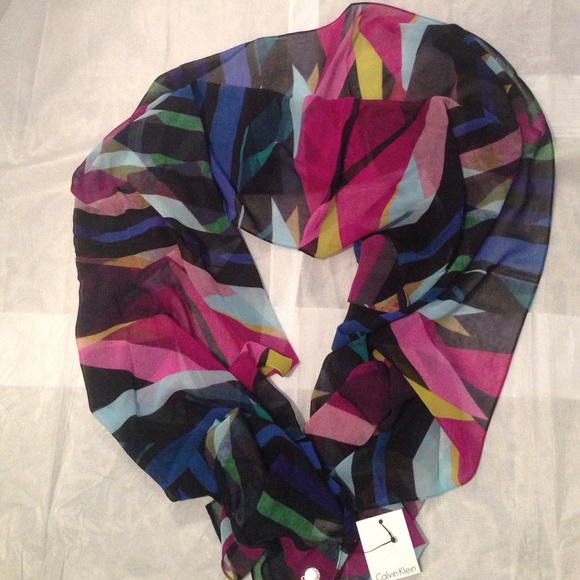 👛💄💕New Calvin Klein Sheer Scarf - Picture 2 of 4