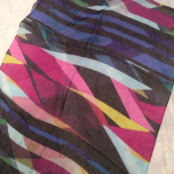 👛💄💕New Calvin Klein Sheer Scarf - Picture 3 of 4