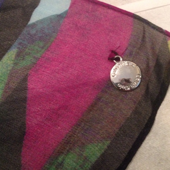 👛💄💕New Calvin Klein Sheer Scarf - Picture 4 of 4