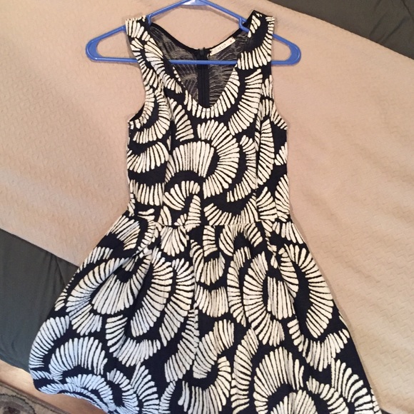 Le Lis XS Dress