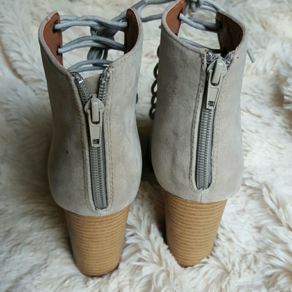 Gray lace up chunky heel booties - Picture 3 of 4