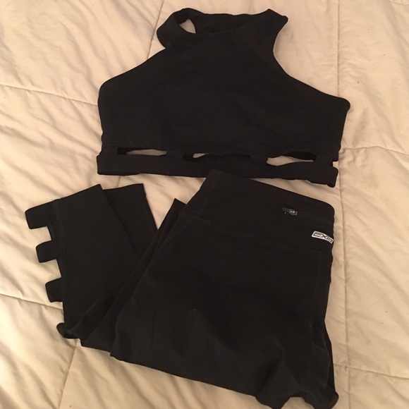 Express Sports Bra and Leggings Cut Out Set