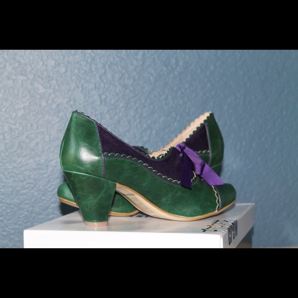 Chelsea Crew lace up oxfords with heels
