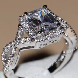 2kt White sapphire Gemstone Engagement Ring sz 7