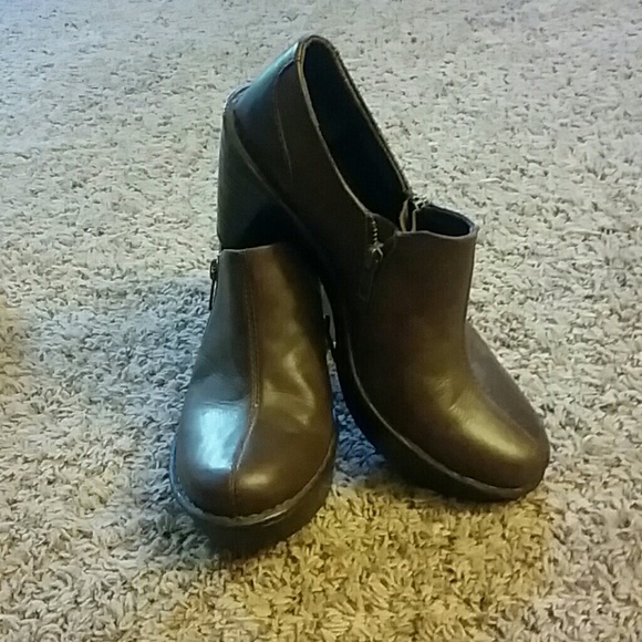 Born brown heels