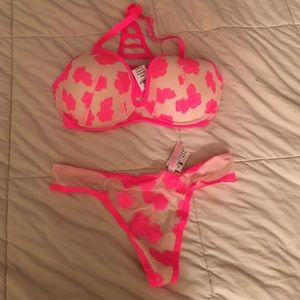Hibiscus Lace Cage Bra and Thong Set BNWT