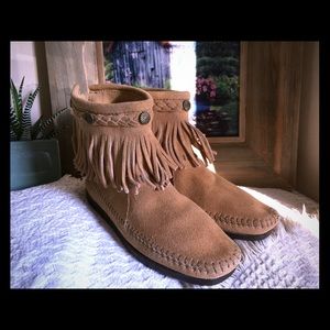 Minnetonka fringed ankle boots