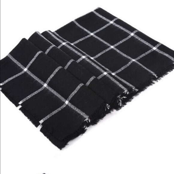 🍁Plaid Scraf - Picture 2 of 3