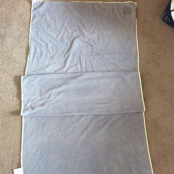 Lulu lemon yoga mat towel