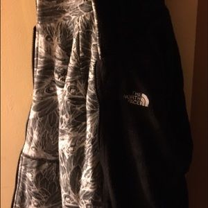 Black and white reversible Northface jacket
