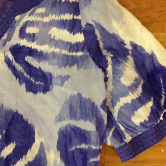 sold 💔  tropical Hawaiian top - Picture 4 of 4