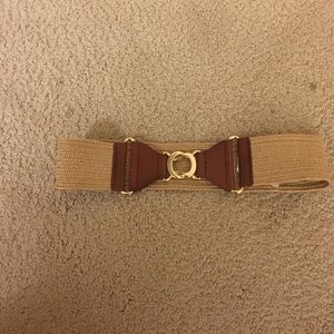 Cute belt, but made for a smaller women