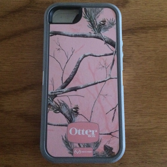 Pink Camo OtterBox iPhone 5s