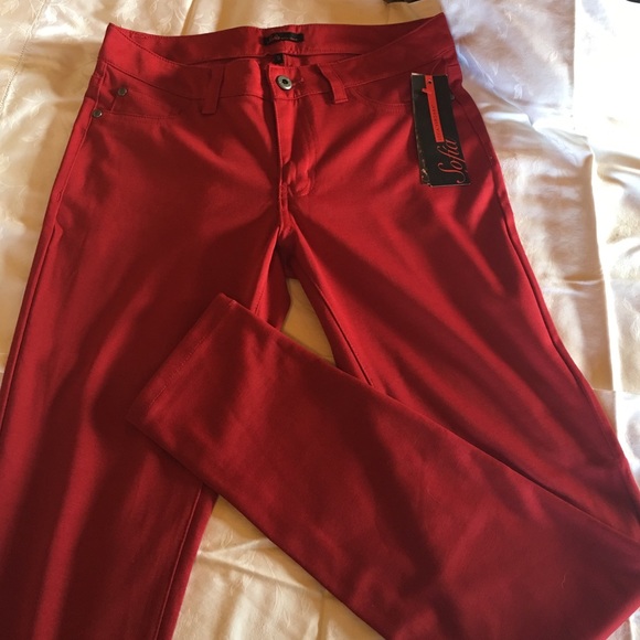 Sofia Vergara Red Skinny Pants!