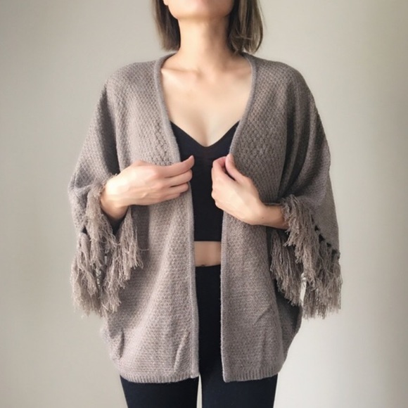 Sweaters - Knitted kimono Fringe cardigan