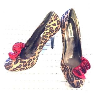 Steve Madden Leopard Pump