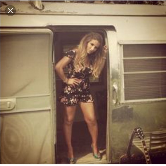 As seen on Jessie James decker