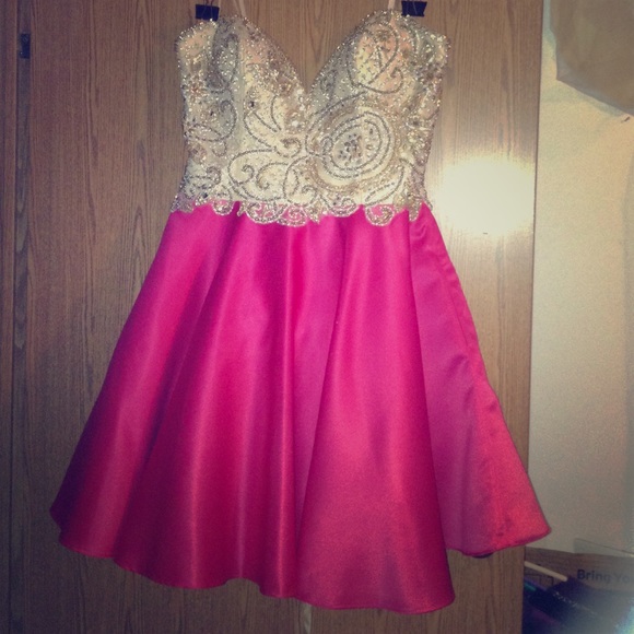 A sweetheart neckline, corset dress by Rose Tree