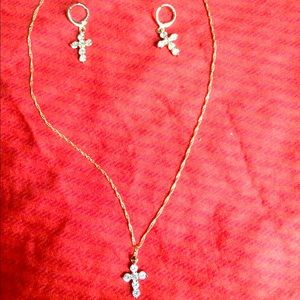 💒18k gold plated cross pendant set w earrings💒