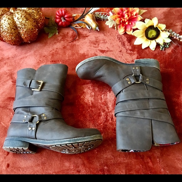Brown Ankle boots from Shoe Dazzle . EUC!