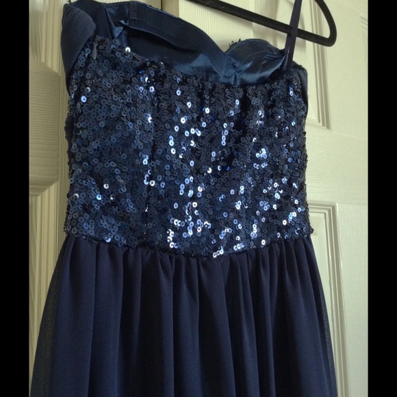 PROM DRESS - Picture 3 of 4
