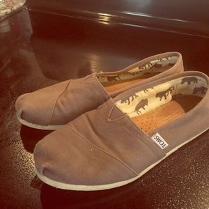 Toms