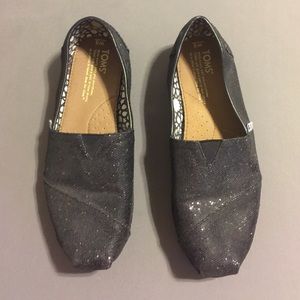 Toms