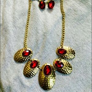 💥❤️ Red gemstone metal necklace with earrings❤️💥