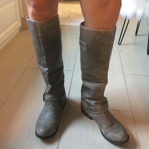 Grey boots