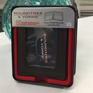 Roundtree & Yorke Mens Wallet. NWT